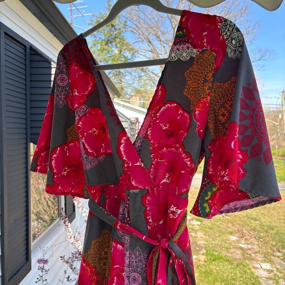 True Destiny Floral Kimono Dress Under Short Cape Skirt w/ Tie Waist Size Medium - Picture 5 of 16